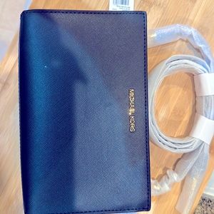 Michael Kors Sheila Small Center Zip Crossbody